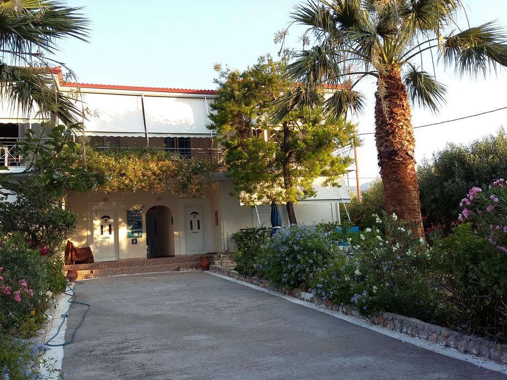 Elea Guesthouse Galaxídhion エクステリア 写真